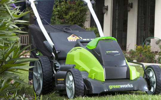 Tondeuse à gazon sur batterie greenworks G40LM45K4