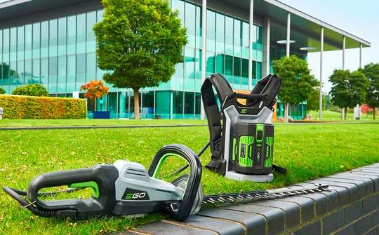 Outils jardin dentretien EGO