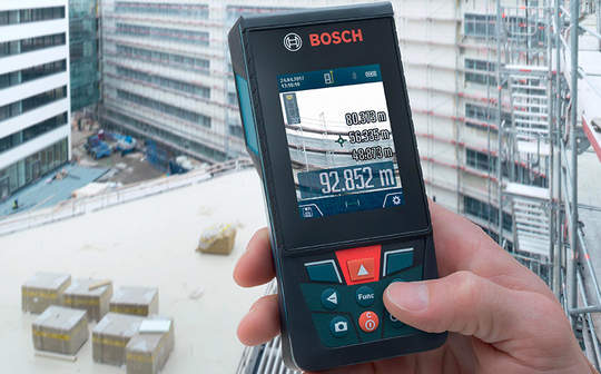 BOSCH GLM 120 C Professional : le premier télémètre connecté avec caméra