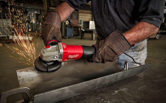 Test et avis de la meuleuse angulaire filaire  AGV 13-125 XSPDEB Milwaukee