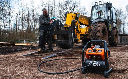 BK18-38BL AEG : un compresseur de chantier 18 V autonome et efficace