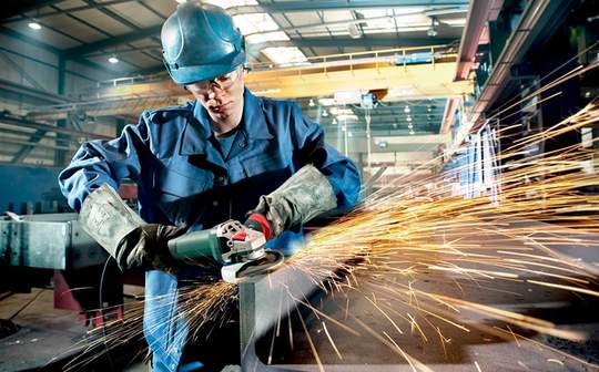 Puissance et sécurité garanties avec les nouvelles meuleuses filaires Metabo