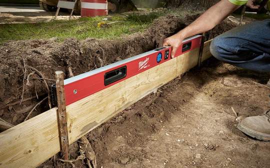Profitez d’une précision accrue avec les niveaux digitaux Redstick Milwaukee