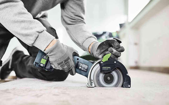 Test et avis du système de tronçonnage sans fil à main levée DSC-AGC 18 FH Festool