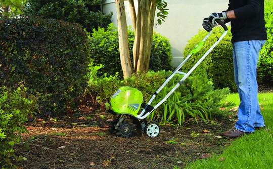 Test complet et avis de la motobineuse sur batterie Greenworks G40TL