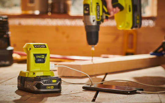 Test complet et avis du chargeur USB ONE+ R18USB-0 RYOBI 