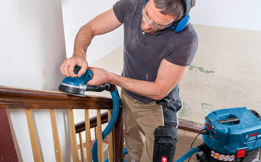 BOSCH GET 55-125 Professional : une ponceuse excentrique compacte et précise
