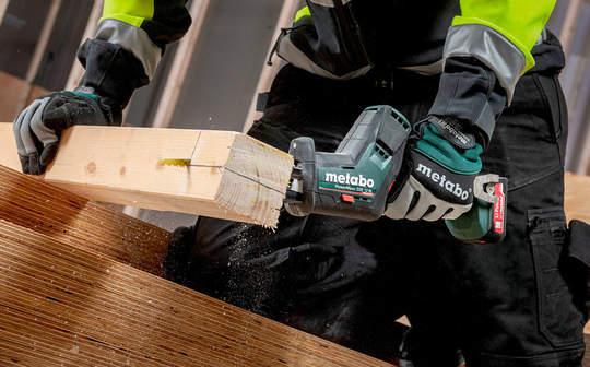 Test et avis de la scie sabre sur batterie PowerMaxx SSE 12 BL Metabo