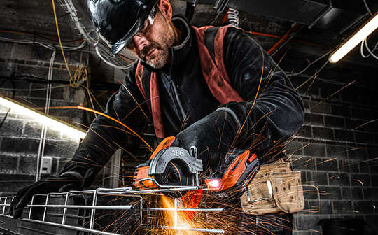 Mini scie multi matériaux Subcompact BMMS 18SBL 0 AEG Powertools