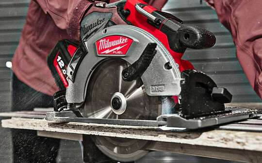 scie circulaire sans fil M18 FCSG66 Milwaukee