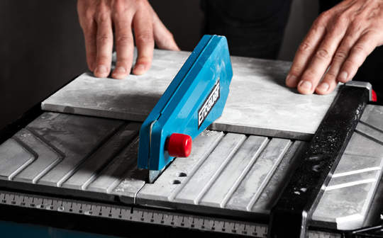 Coupe carrelage électrique Erbauer ERB337TCB 180 mm