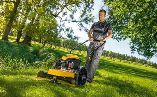 Débroussailleuse à roues Cub Cadet LC3 DP56 