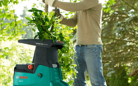 broyeur de végétaux AXT 25 TC Bosch