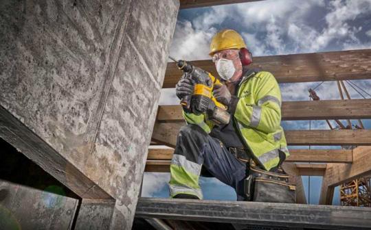 Nouvelle gamme de perforateurs SDS-Plus DEWALT 54V XR FLEXVOLT