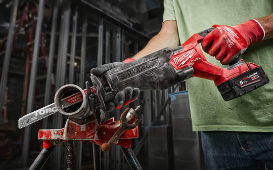Scie sabre Milwaukee M18 FSZ