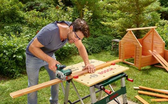 Test de la scie circulaire UniversalCirc 12 Bosch
