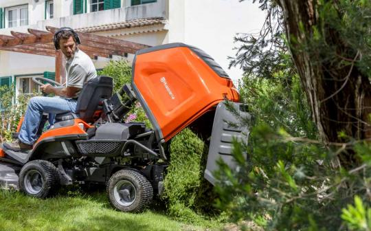 Tondeuse autoportée RC 318T / RC 320Ts Husqvarna
