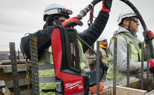 MXF TLIC, MXF CVHF, MXF COS 350 G2R, MXF PTR2 et MXF PS : les nouveautés MX FUEL de Milwaukee