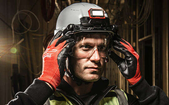 Casques BOLT 100 et BOLT 200 Milwaukee 