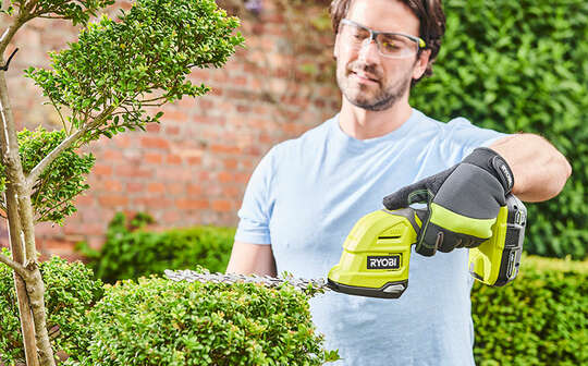 cisaille/sculpteur de végétaux sans fil 18 V One+ RY18GSA-120T  Ryobi