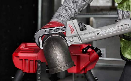 4 nouveaux outils à main du quotidien des plombiers