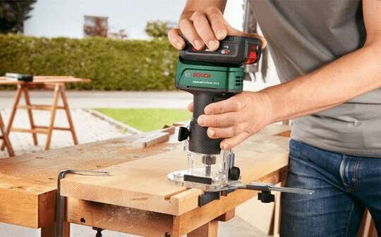 affleureuse sans fil AdvancedTrimRouter 18 V-8 Bosch