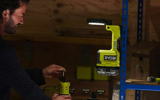 lampe de travail magnétique sur batterie 18 V ONE+ RMTL18-0 Ryobi