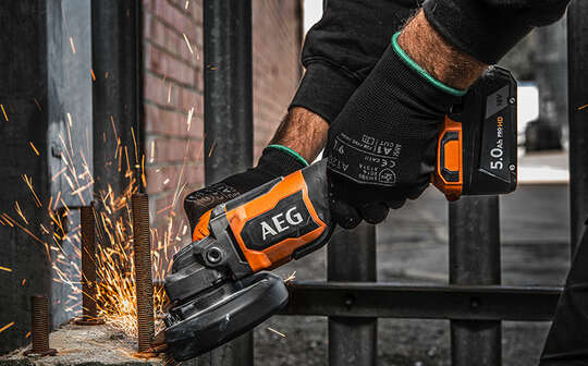 3 outils sans fil AEG qui protègent l’utilisateur