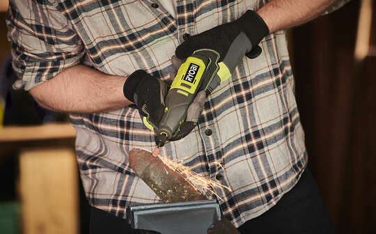 mini-outil multifonction sans fil 12 V RRT12 Ryobi