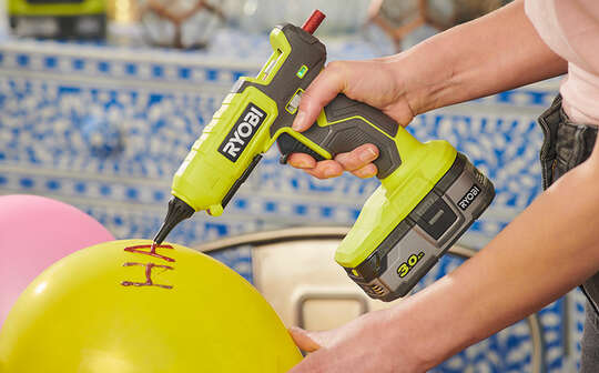 gamme d’outils sur batterie 18 V One+ pour les fans de loisirs créatifs
