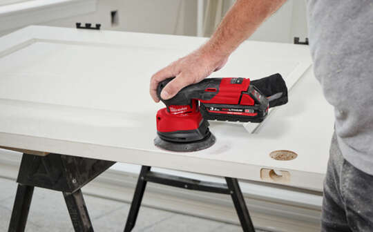 ponceuse orbitale excentrique sans fil M18 FROS125 Milwaukee