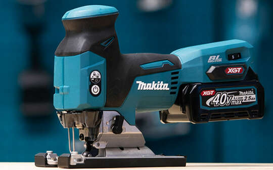 scie sauteuse sans fil XGT JV001GD201 Makita