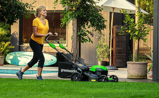 tondeuse à gazon sans fil autotractée GD40LM46SP Greenworks