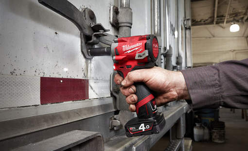 Boulonneuse à chocs compacte MILWAUKEE M12 FIWF12