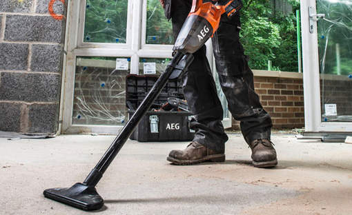 Test et avis de l’aspirateur à main d’atelier sans fil BHSS18-0 AEG