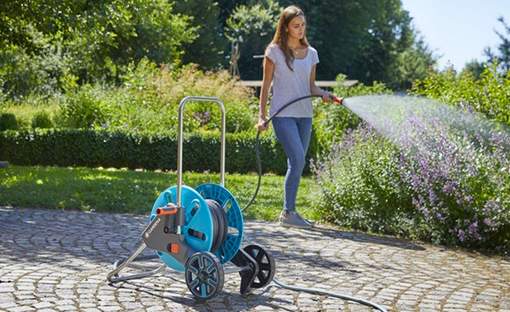 Nouvelle gamme de tuyaux d'arrosage résistants Liano GARDENA