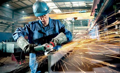 Puissance et sécurité garanties avec les nouvelles meuleuses filaires Metabo