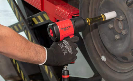 Desserrages rapides et faciles garantis avec la nouvelle clé à chocs Racing 515.1219 KS Tools