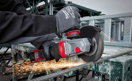 Test et avis de la meuleuse sur batterie M18 FHSAG125XPDB Milwaukee