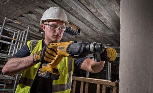 Test et avis du perforateur sur batterie SDS-Plus DCH133M1 DEWALT