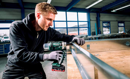 Test et avis du pistolet à riveter sur batterie NP 18 LTX BL 5.0 Metabo