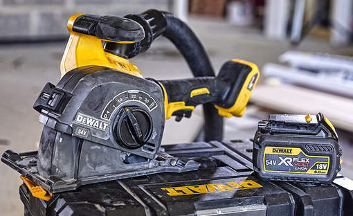 DEWALT dévoile sa première rainureuse à béton sur batterie XR FLEXVOLT 54V DCG200