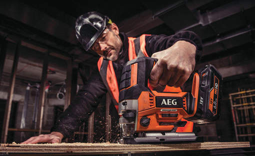Test et avis de la scie sauteuse Brushless AEG BST18BLX