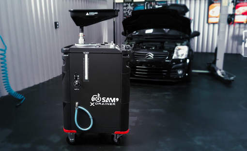 Vidangez votre circuit de refroidissement simplement avec le XDRAINER XDC-50 SAM Outillage
