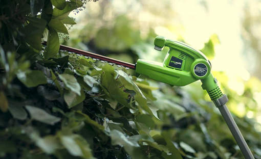 taille-haie sur perche sur batterie GREENWORKS G40PHA