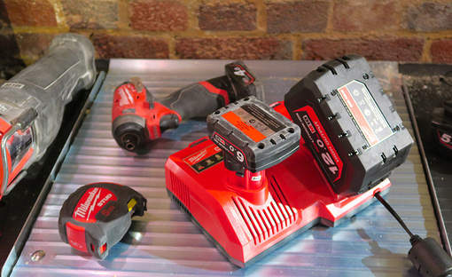 Chargeur rapide Super chargeur Milwaukee M12-18sc