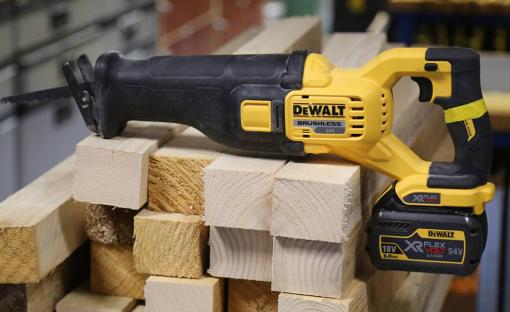 Scie sabre XR FLEXVOLT DEWALT DCS388