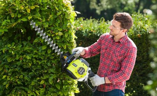 RHT25X55R et RHT25X60RO : les nouveaux tailles-haies thermiques RYOBI
