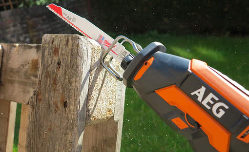 Test scie sabre Compacte Brushless 18V BUS18CBL-0 AEG POWERTOOLS
