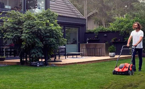 sélection des outils de jardin sur batterie Husqvarna